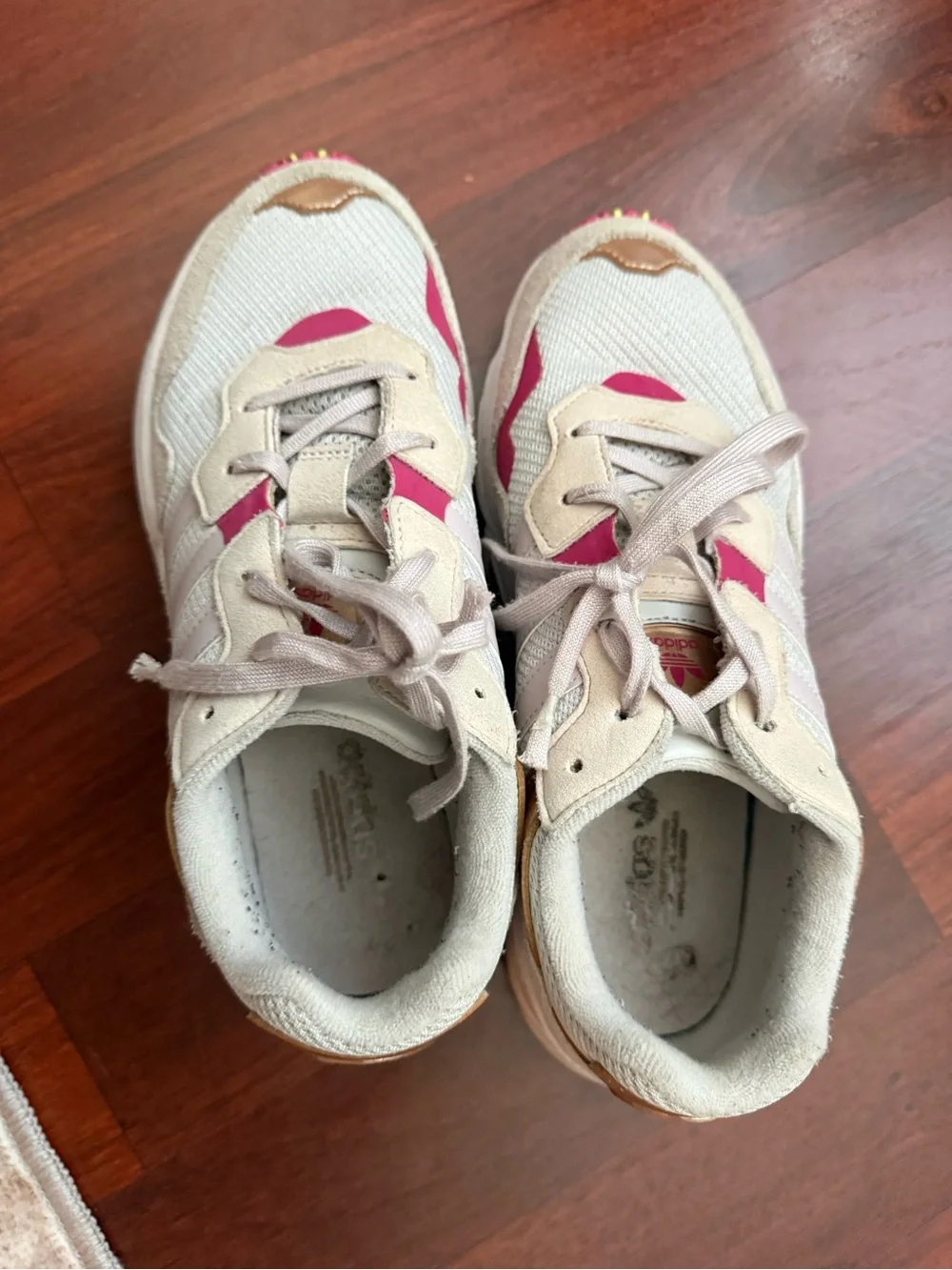 Adidas Sneakers